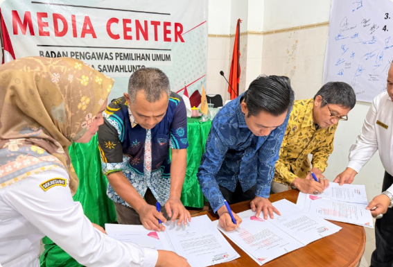 Penandatangan IKU