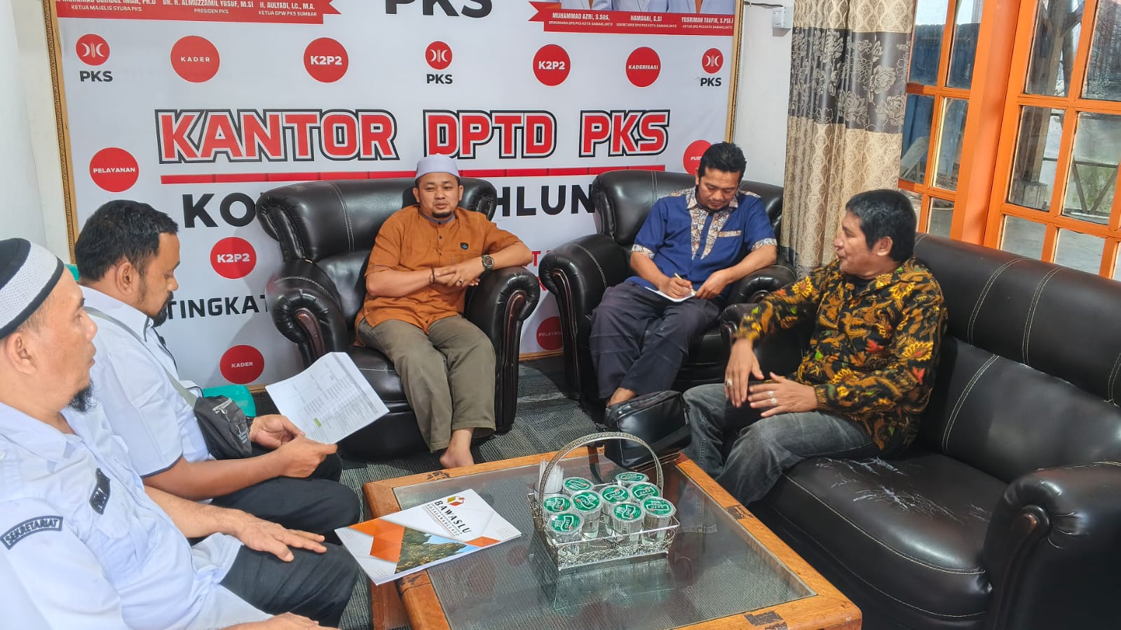 Bawaslu Sawahlunto Gelar Roadshow dan Konsolidasi Kepemiluan ke Partai PKS