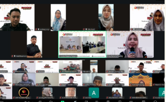 Zoom meeting ngabuburit pengawasan yagn digelar oleh Bawaslu Kota Padang Panjang.