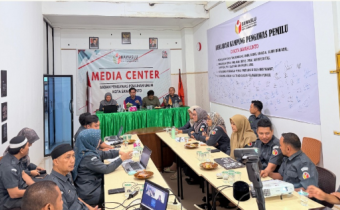 Rapat Evaluasi dan Pelaporan Pelaksanaan Program Bawaslu Kota Sawahlunto.