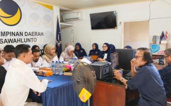Bawaslu Sawahlunto Gelar Roadshow dan Konsolidasi Kepemiluan ke Partai Nasdem.